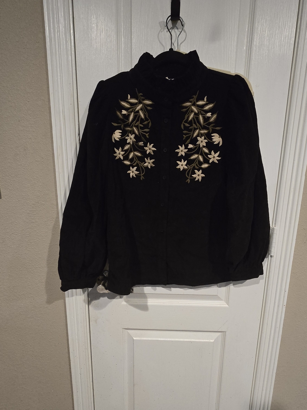 JODIFL Black Button-Front Blouse with Cream Floral Embroidery